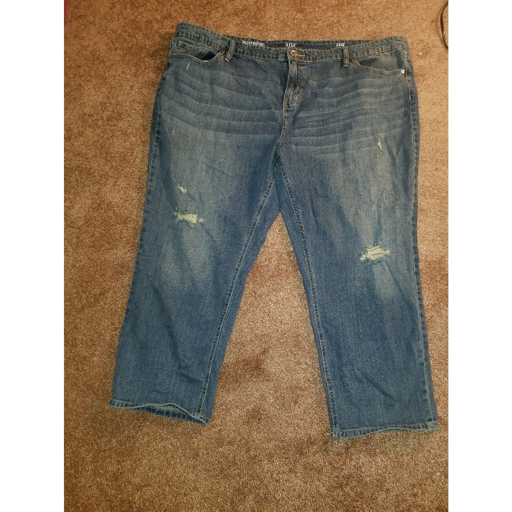 NWOT a.n.a boyfriend 24W distressed jeans